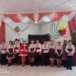 Magia sărbătorilor de iarnă a poposit prin intermediul elevilor claselor I-IX-a și în Gimnaziul ,,Victor Ciutac”