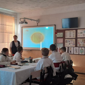 Lecție publică la educația tehnologică cu subiectul,,Puncte de cusut și brodat specifice broderiei pe fire numărate. Punctul ocol”